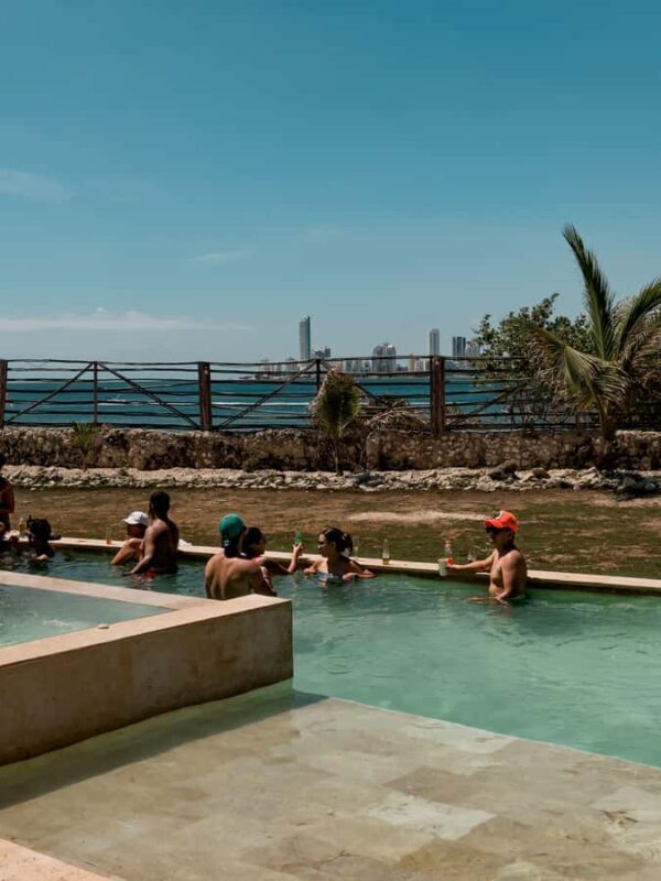 Cartagena: Rosario Islands Day Tour with Snorkel & Lunch - Who Should Consider This Tour?