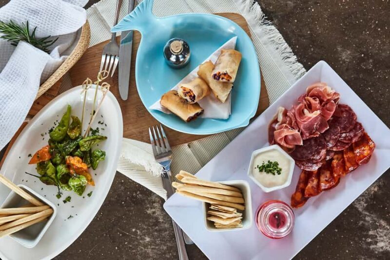 Cartagena: Sunset Cruise with Open Bar - FAQs