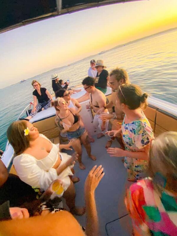 Cartagena: Sunset in boat in the bay with music and liquor - Authentic Moments and Guest Feedback