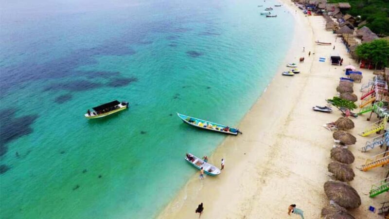 Cartagena: Tour tradicional Playa blanca barú por bus - Key Points