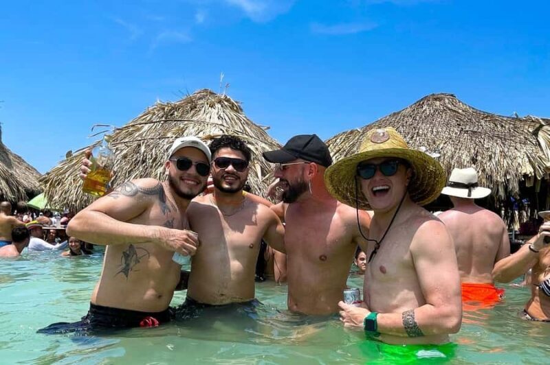 Cartagena: Visit 4 destinations by boat with lunch - Key Points