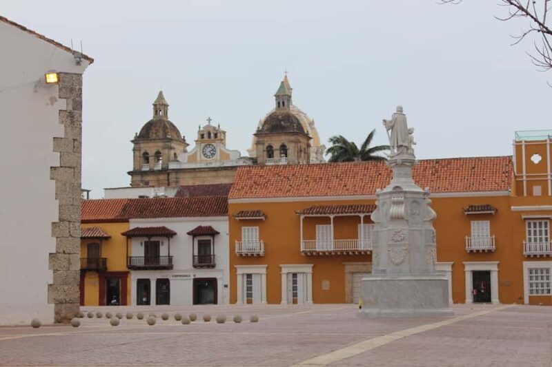 Cartagena: Walking tour in the old city BILINGUAL GUIDE - Cartagena: Walking Tour in the Old City BILINGUAL GUIDE