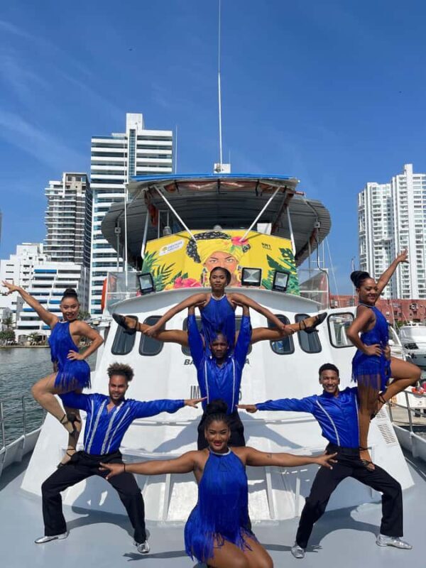 Cartagena: White night boat tour with dinner and open bar - An In-Depth Look at the Experience