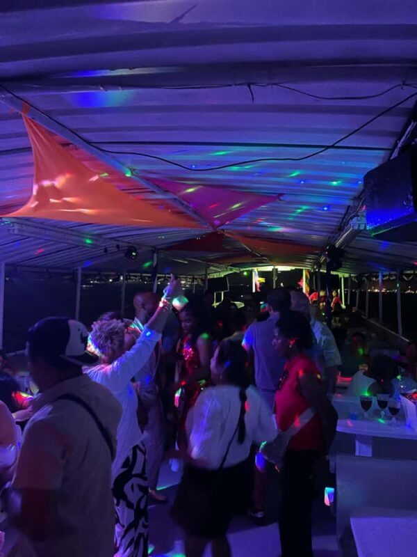 Cartagena: White night boat tour with dinner and open bar - Final Thoughts