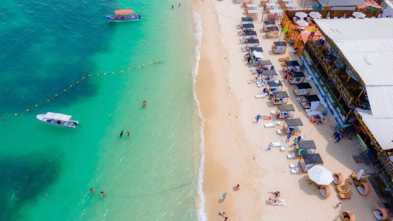 Cartagena:Full day in a cabin in Barú+lunch+welcome cocktail - Key Points