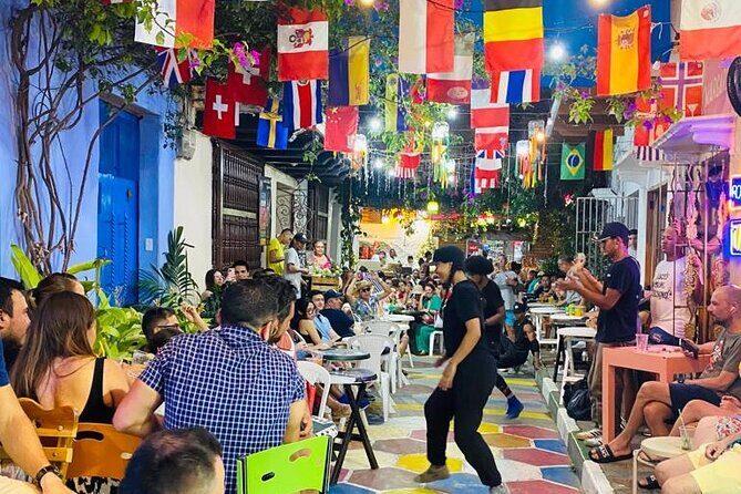 Cartagena:Sunset boat party Caribbean restaurant and Gethsemane tour - FAQ