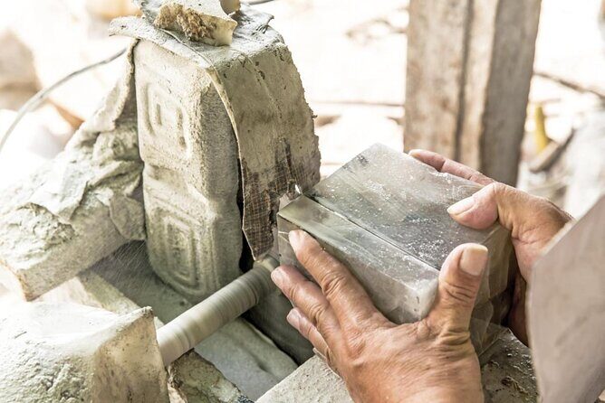 Carve your own jade piece in Antigua! - Key Points