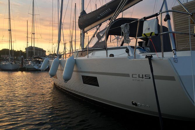 Cascais Private Luxury Sunset 2h Cruise with a drink - A Close Look at the Experience
