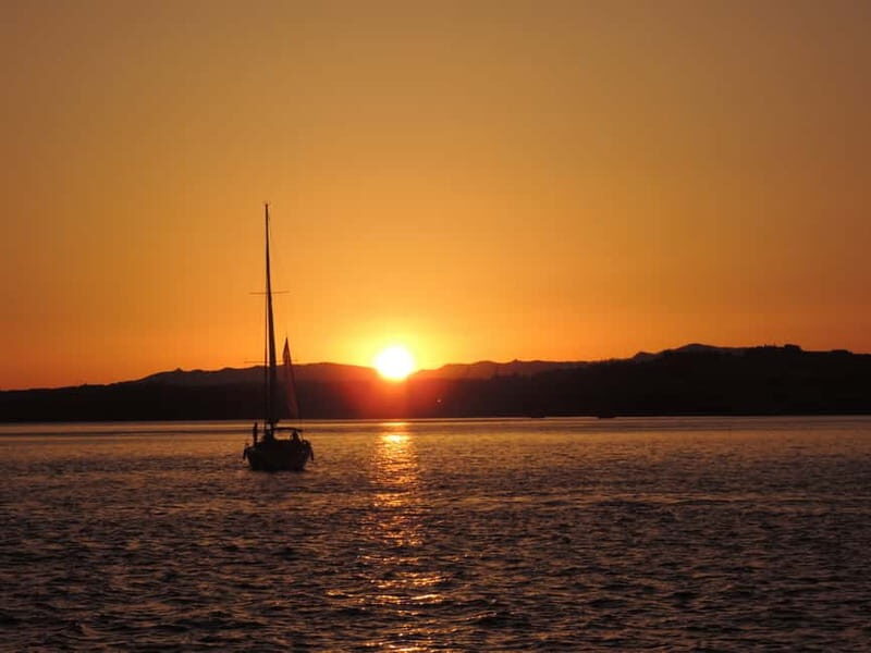 Cascais: Sunset Boat Trip with Welcome Drinks - Cascais: Sunset Boat Trip with Welcome Drinks