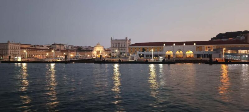 Cascais: Sunset Cruise to Lisbon with Open Bar - Frequently Asked Questions