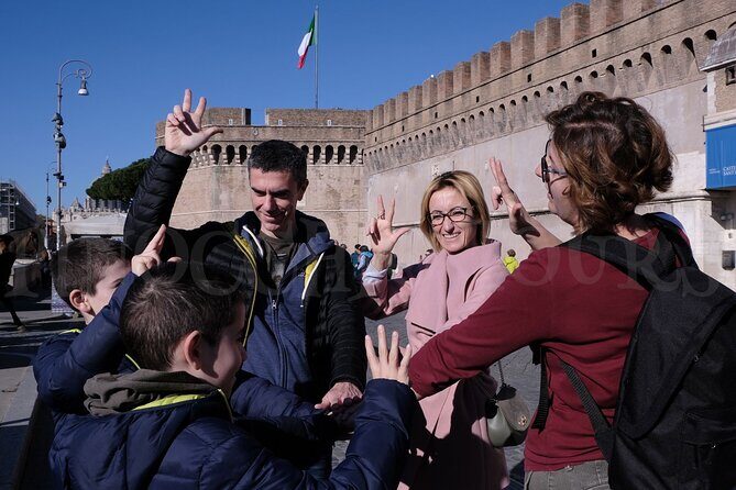 Castel Sant'Angelo Pantheon & Piazza Navona Tour for Kids and Families in Rome - Exploring Rome’s Sights with Kids: A Closer Look