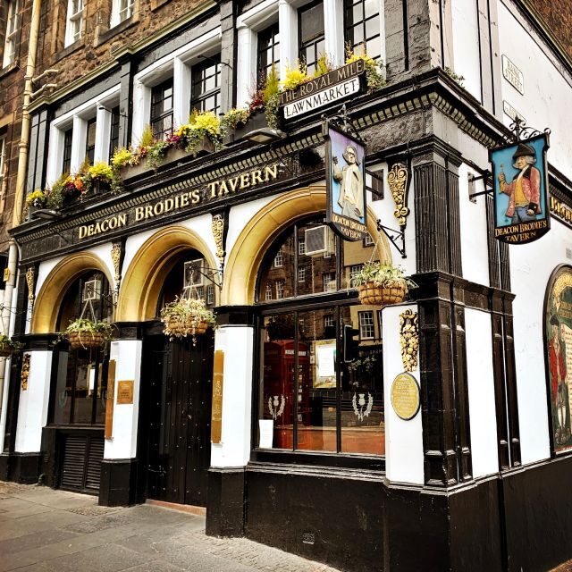 Castle & Cobblestones: 8-Hour Private Edinburgh Walking Tour - Exploring Edinburgh’s Historic Heart
