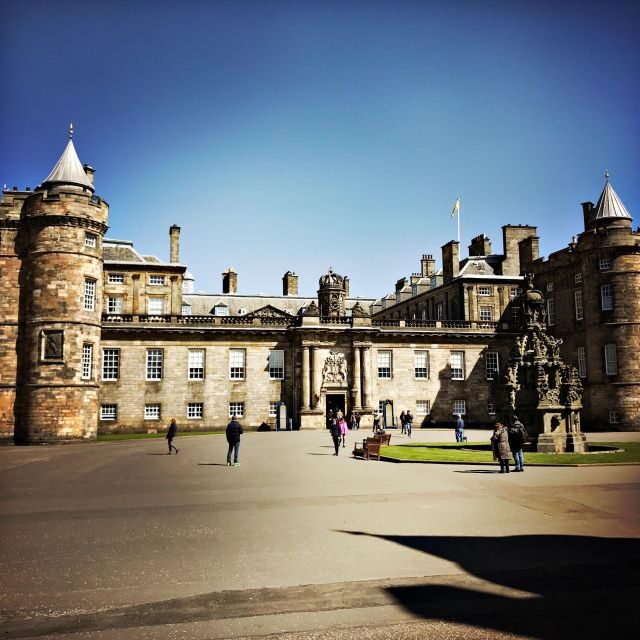 Castle & Cobblestones: 8-Hour Private Edinburgh Walking Tour - The Sum Up