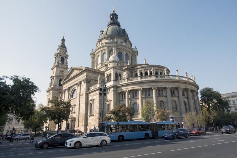 Castle District & Pest Driving Tour with Danube River Cruise - The Castle District and Buda’s Highlights