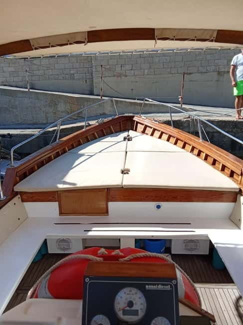 CASTRO-MALEPASSO: 3H CAVES BOAT TOUR WITH APERITIVE - An In-Depth Look at the Castro-Malepasso Cave Boat Tour