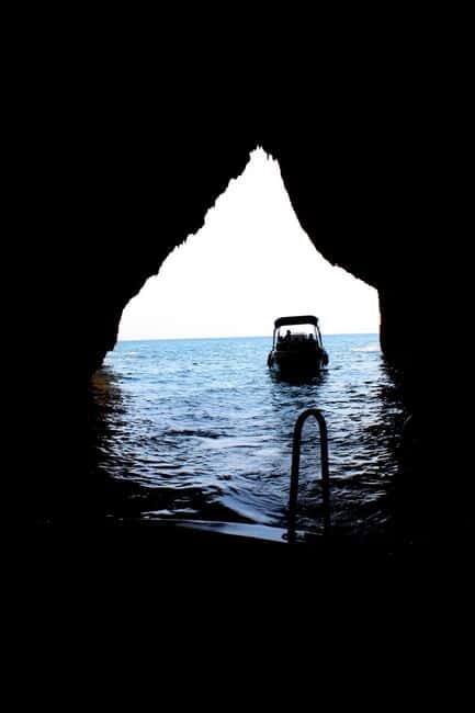 CASTRO-MALEPASSO: 3H CAVES BOAT TOUR WITH APERITIVE - FAQ