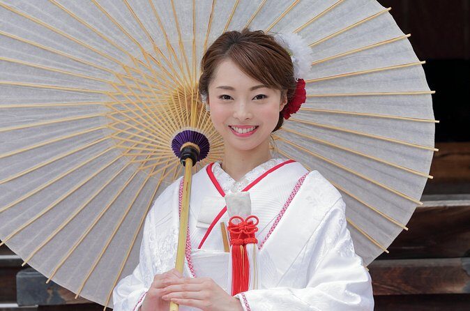 Casual Japanese Bride and Groom Kimono Fitting Experience - What to Expect During the Fitting