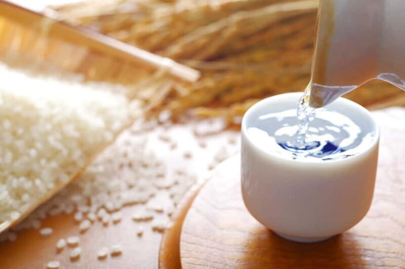 Casual Japanese sake tasting and snack experience, Kabukicho - Key Points