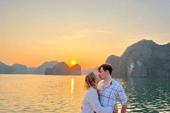 Cat Ba: Sunset & Bioluminescent Kayaking on Lan Ha Bay - A Detailed Look at the Experience