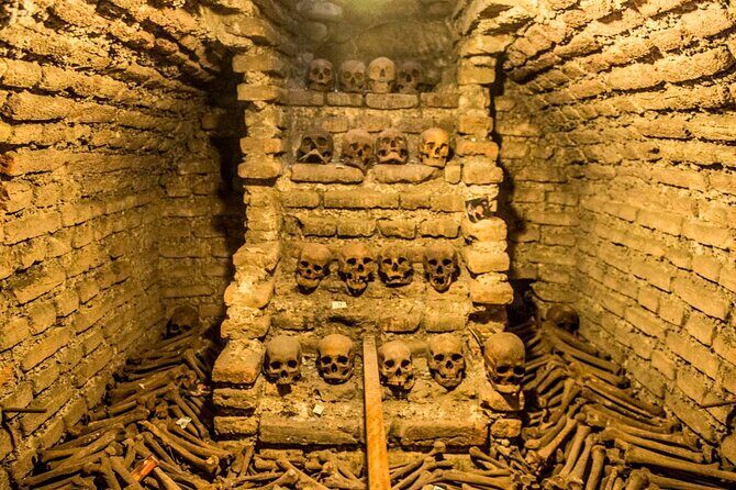 Catacombs and crypts in Antigua Guatemala. - Key Points
