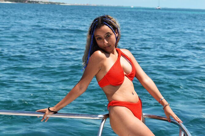 Catamaran Experience to Isla Mujeres with Snorkel - Key Points