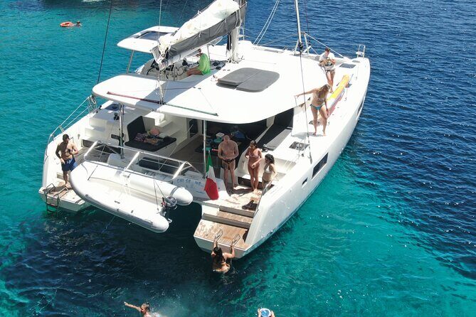 Catamaran in Alghero, daily boat trip - Key Points