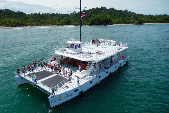 Catamaran Ocean King Manuel Antonio - An Entertaining and Relaxing Day on the Ocean with Catamaran Ocean King Manuel Antonio