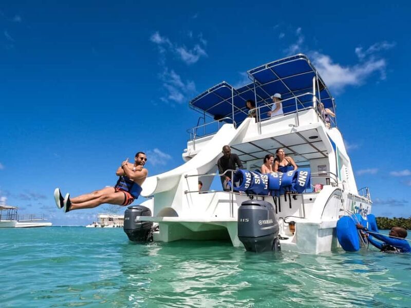 Catamaran party Boat con open bar y snorkeling en punta cana - Key Points