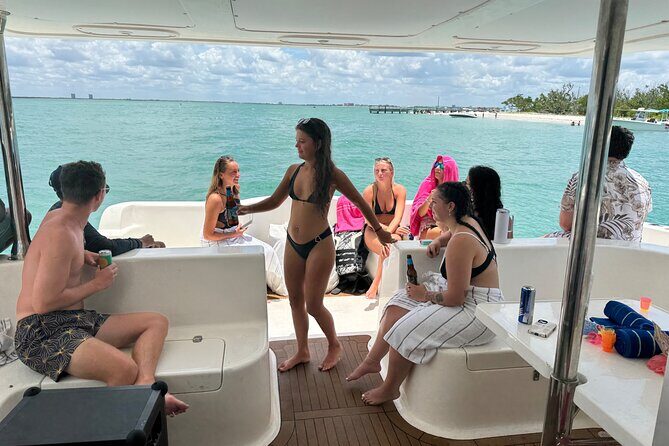 Catamaran Party Rentals for Up to 13 Guests - A Detailed Look at the Fort Myers Catamaran Rental Experience