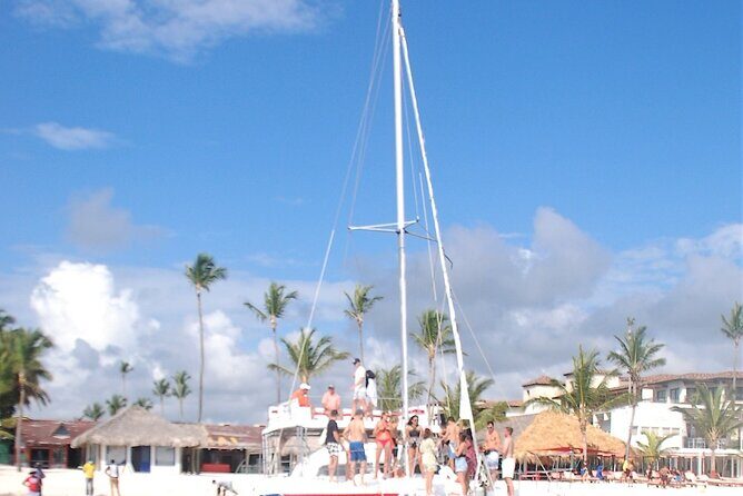 Catamaran Party Snorkeling and Barra Libre from Punta Cana - FAQ