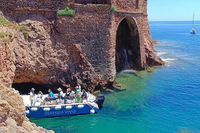 Catamaran trip to Berlengas Island + visit to the caves - Exploring the Berlengas Archipelago by Catamaran: An Authentic Portuguese Coastal Experience