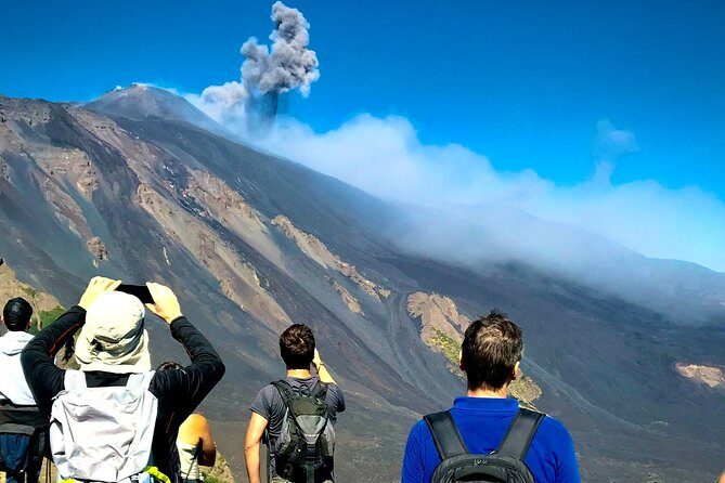 Catania: Mt. Etna sunset&wine experience - Lava Tube Exploration