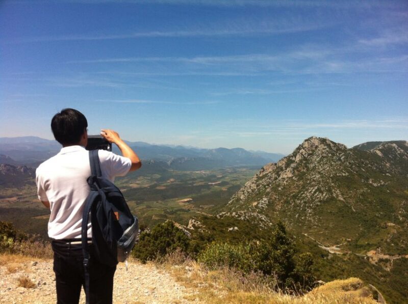 Cathar Castles: Quéribus and Peyrepertuse - Authenticity and Guided Insights