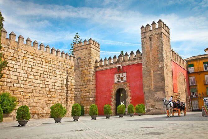 Cathedral, Alcazar and Giralda Guided Tour with Priority Tickets - Key Points