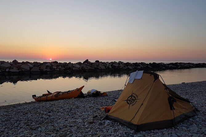Cavalluccio kayak excursion in Fossacesia - Exploring the Coastline of Abruzzo on a Kayak