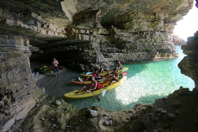 Cave exploring by kayak - Practical Tips for Participants