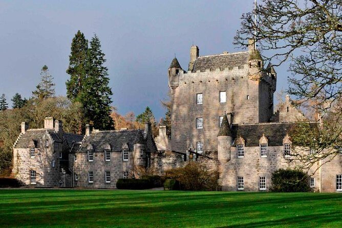 Cawdor Castle, Inverness, Culloden, Outlander and Loch Ness Tour - Explore the Heart of Scottish History and Legends