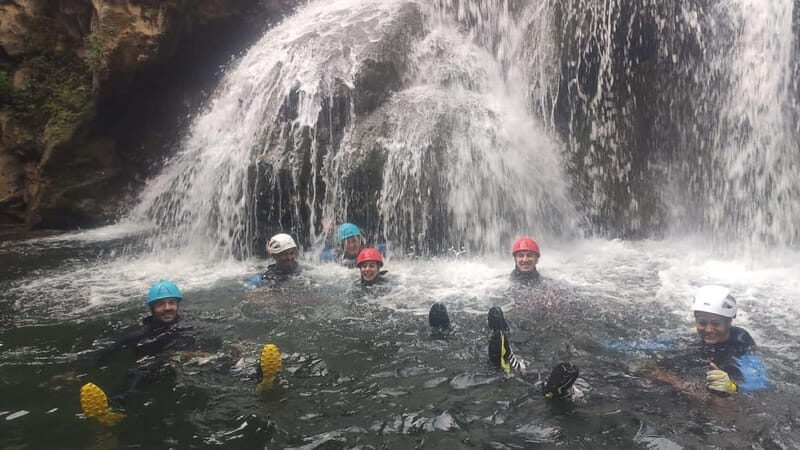 Cazorla: Beginners' Canyoning - Canyoning Experience. - Who Should Consider This Tour?