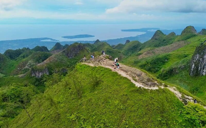 Cebu: Osmeña Peak and Kawasan Falls Canyoneering Tour - Key Points