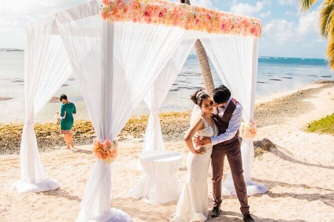 Celebrate your Wedding in Punta Cana on a Private Boat - Key Points