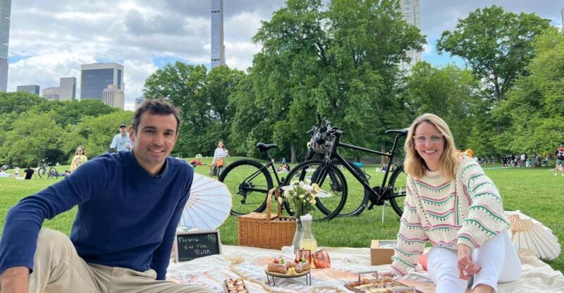 Central Park, NYC: Private Bike Tour and Luxurious Picnic - Exploring Central Park on Two Wheels: What to Expect