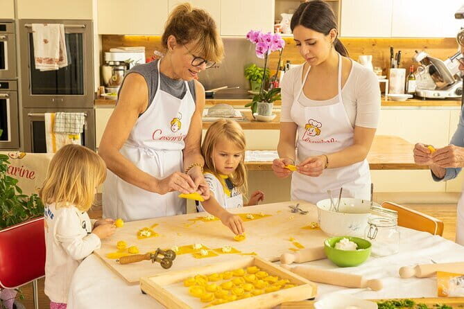 Cesarine: Cooking Class with tasting at Local's Home in Florence - Key Points
