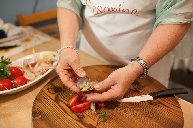 Cesarine: Small Group Market Tour & Cooking Class in Naples - Experience the Flavors of Naples: Small Group Market Tour & Cooking Class