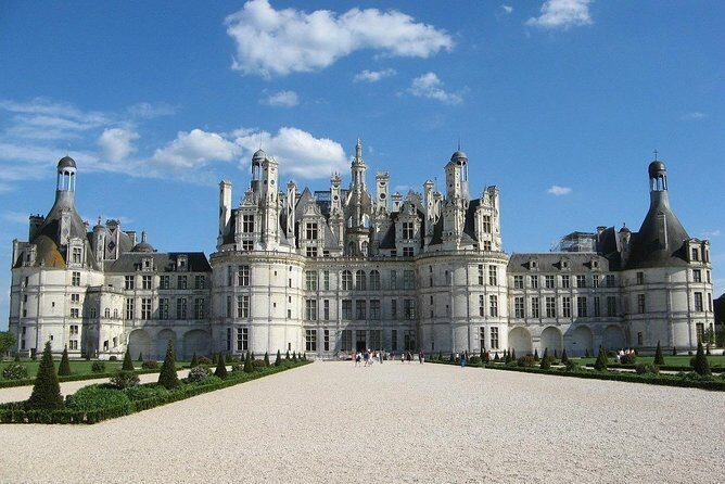 Chambord Castle: Private Guided Walking Tour - Exploring Chambord Castle: A Private Guided Walking Tour
