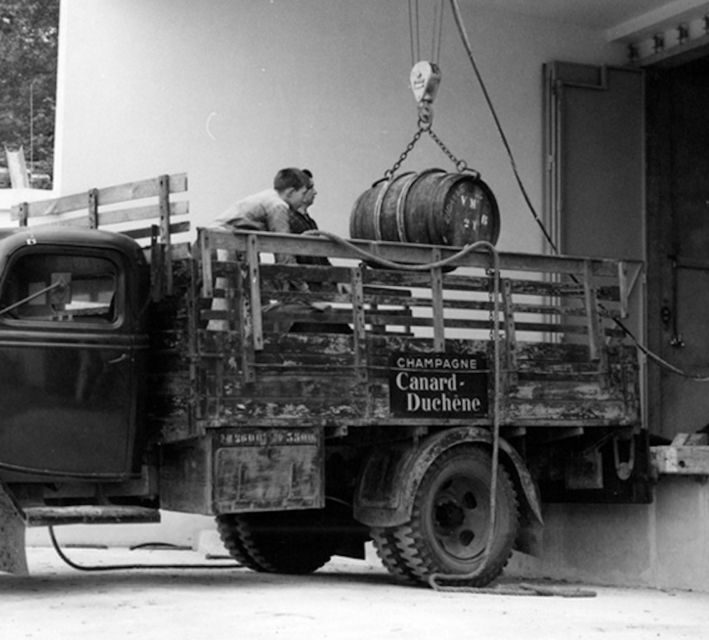 Champagne: Canard-Duchêne Champagne House Tour - An In-Depth Look at the Canard-Duchêne Tour