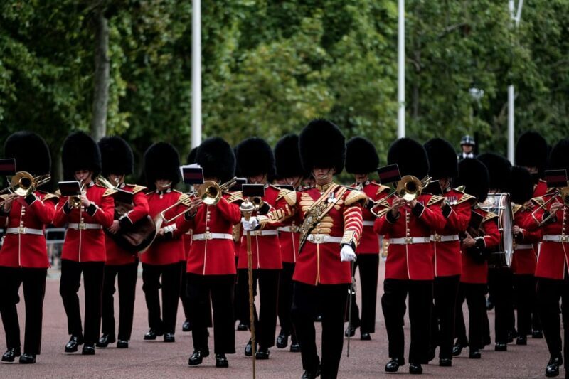 Changing of the Guard and Buckingham Palace Entry Ticket - Authentic Insights from Travelers
