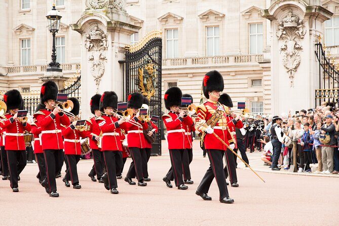 Changing of the Guard Guided Tour at Buckingham Palace - Who Will Love This Tour?
