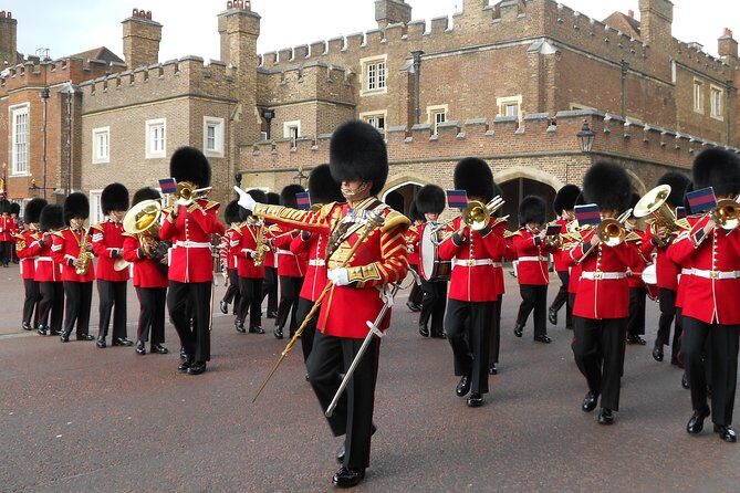 Changing of the Guard Guided Walking Tour in London - An In-Depth Review of the Tour Experience