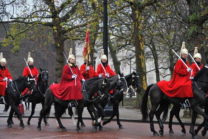 Changing of the Guard Guided Walking Tour in London - Who Will Love This Tour?