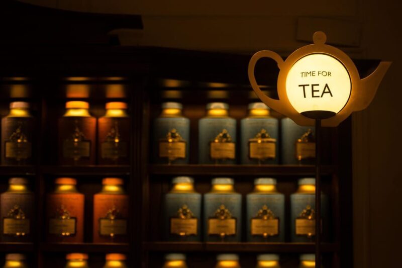 Changing of the Guard & Royal Food Tour with 10+ Tastings - The Value of This Tour